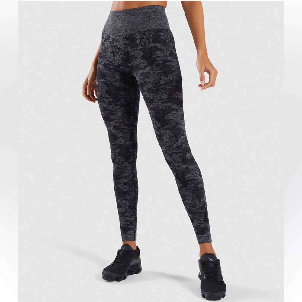 Gymshark Adapt Camo Scrunch Bum Seamless Leggings - XS